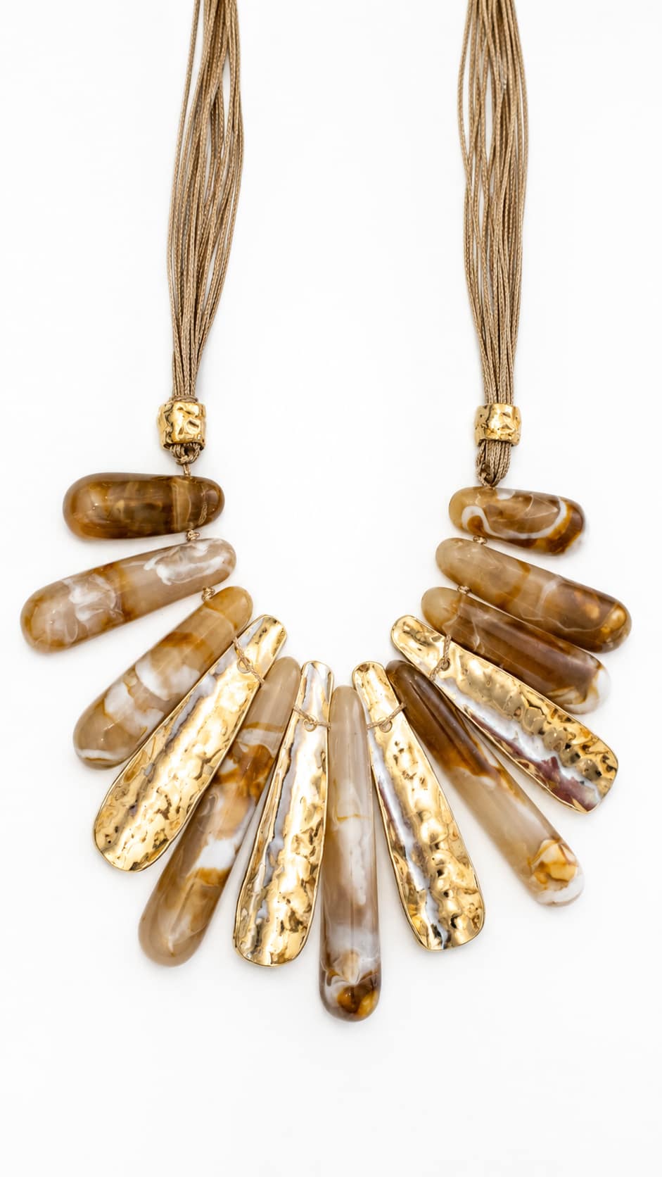 Collana Multifilo Beige con Elementi Pendenti